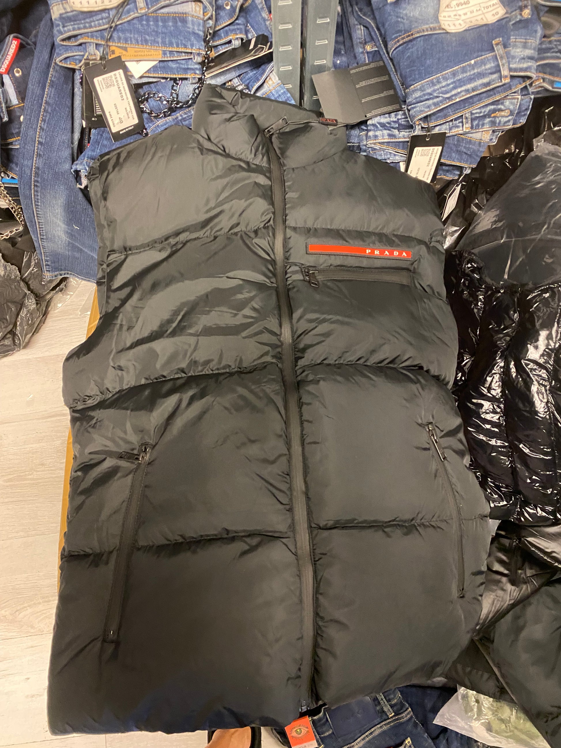 PRADA BODYWARMER 0019 BLACK