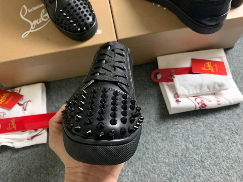 CHRISTIAN LOUBOUTIN LOW-TOP SCHOENEN 0022