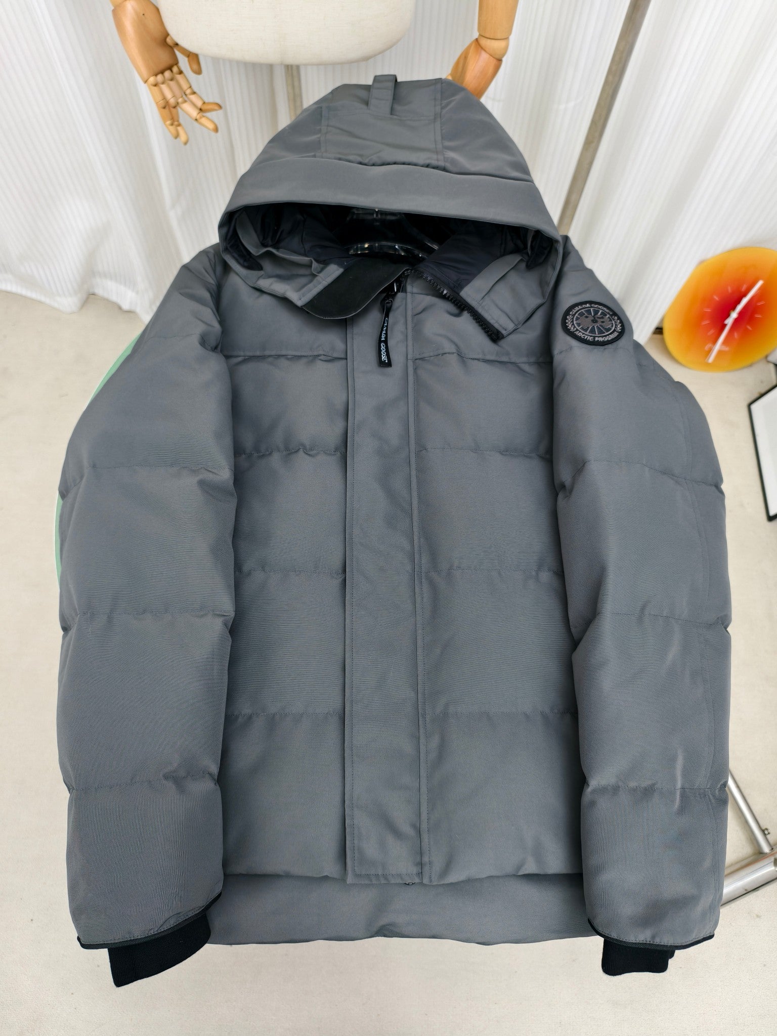 CANADA GOOSE MACMILLIAN WINTERJACKET 0042 GRAY WITH BLACK LOGO