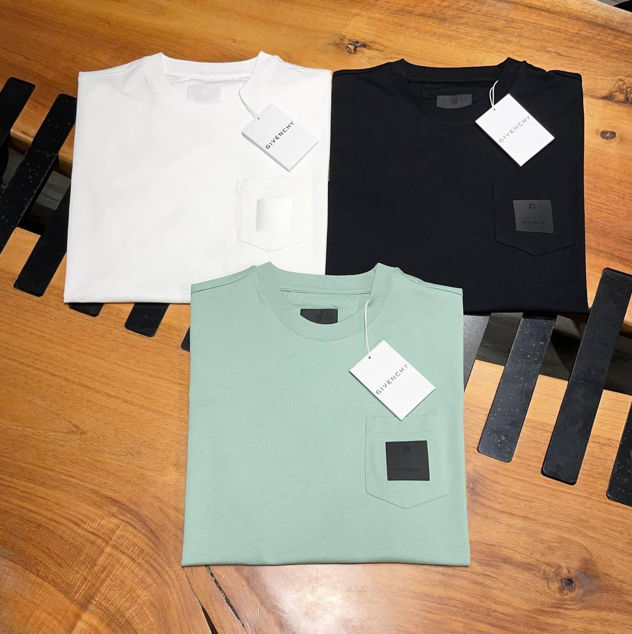 GVNCY T-SHIRT 0400