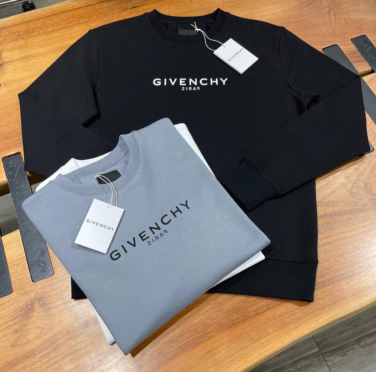 GIVENCHY SWEATER 0239