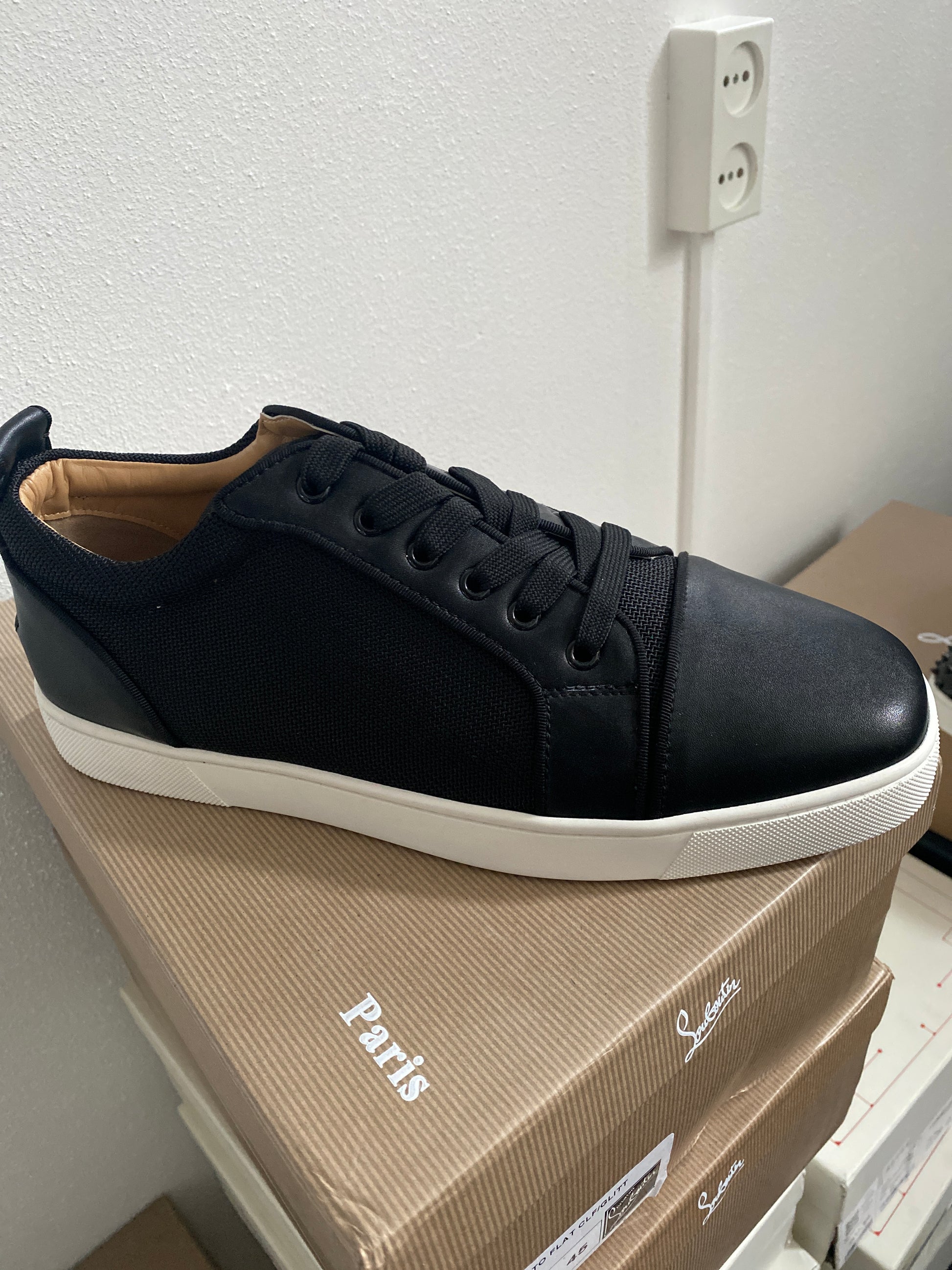 CHRISTIAN LOUBOUTIN LOW-TOP SCHOENEN 0019