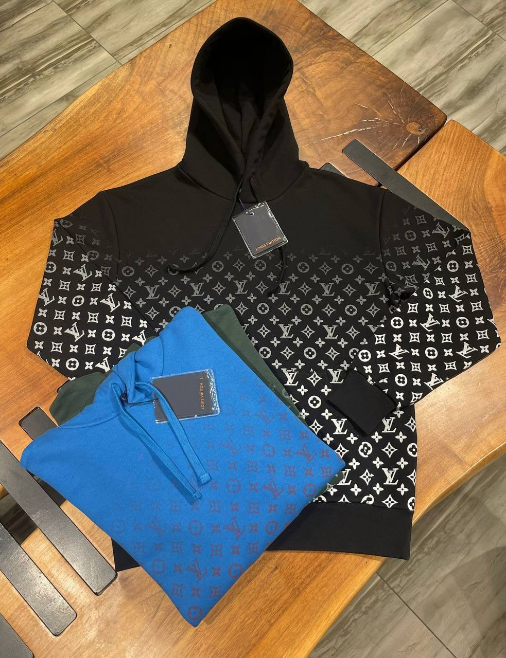 LV HOODIE 0132
