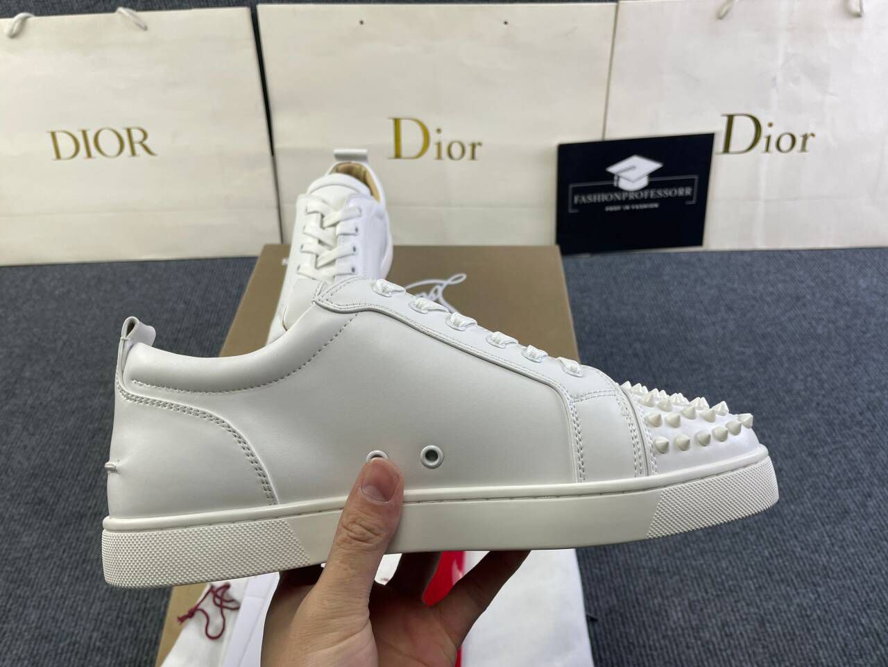 CHRISTIAN LOUBOUTIN LOW-TOP SCHOENEN 0023