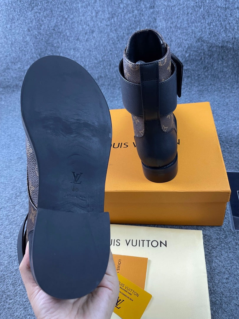 LV DAMES SCHOENEN 0002