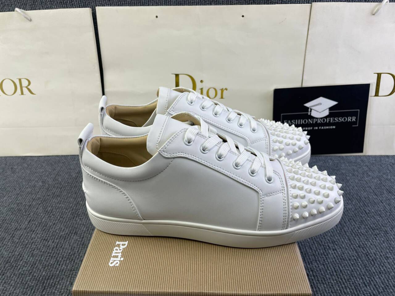 CHRISTIAN LOUBOUTIN LOW-TOP SCHOENEN 0023