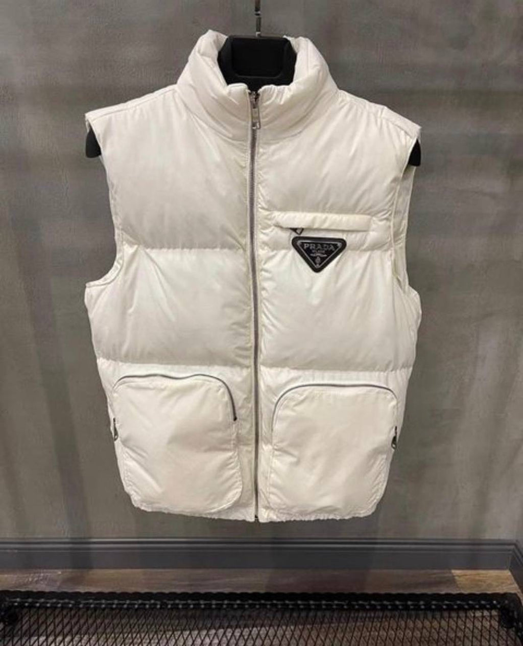 PRADA BODYWARMER 0011 (Valt klein)