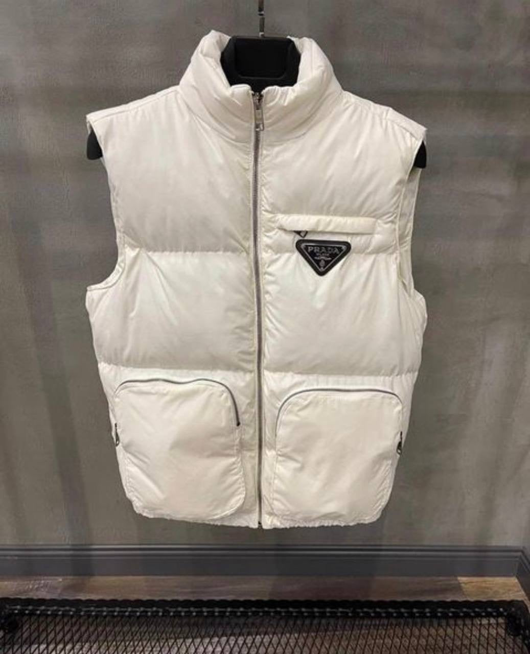 PRADA BODYWARMER 0011 (Valt klein)